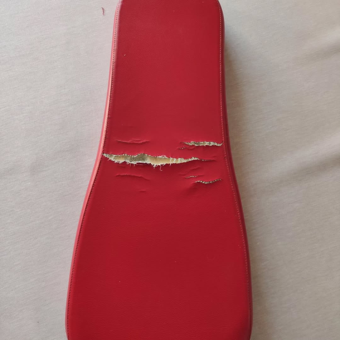 Antes - Renovación de asiento de equipo de fitness profesional en Vigo